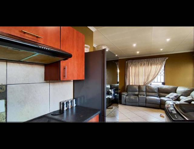 3 BEDROOM HOUSE FOR SALE IN DAWN PARK EXT